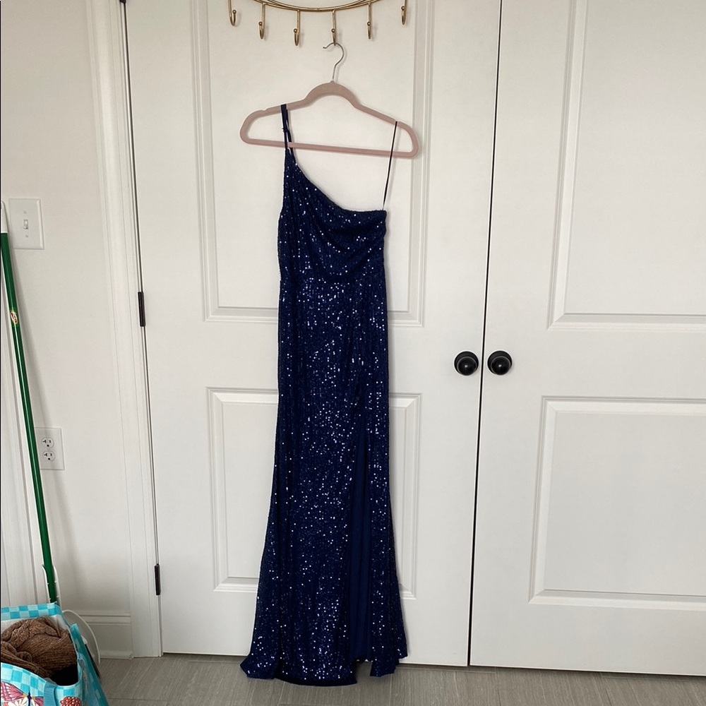 Chic Navy Sequin Dress